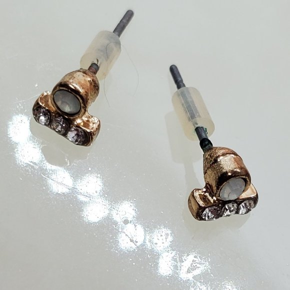 ๐ค BUNDLE TO SAVE ๐ค Torrid Opalescent & White Crystal Dainty Stud Earrings - Picture 3 of 5